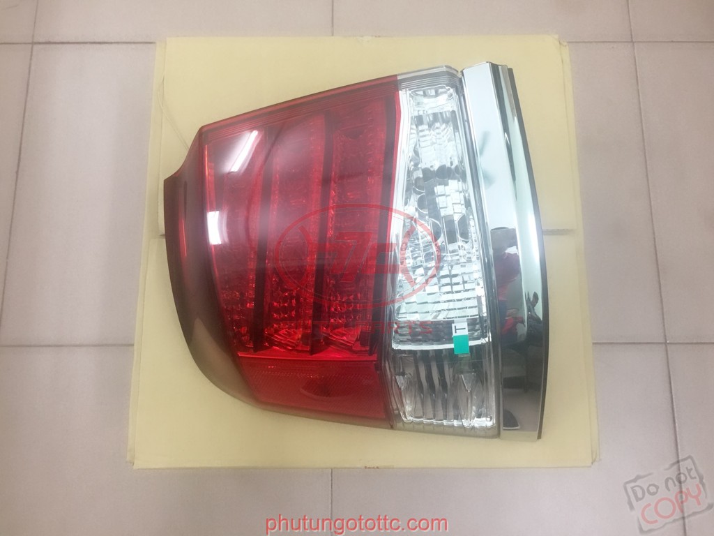 Đèn hậu ngoài Lexus LX570 2012 - 2013 (8155160A70 - 8156160A50)